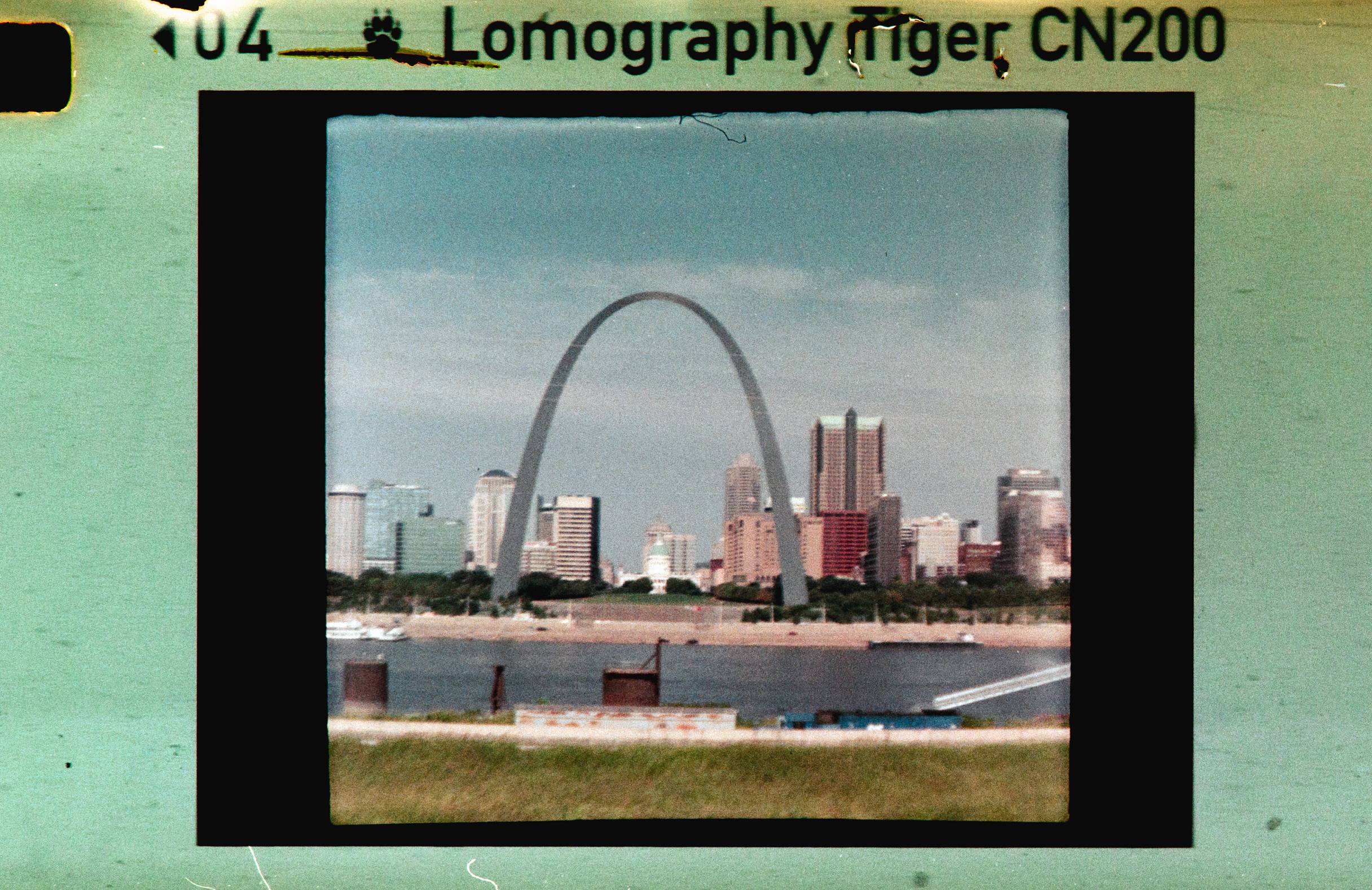 The St Louis skyline of city skyscrpaer buildings and the big silver arch