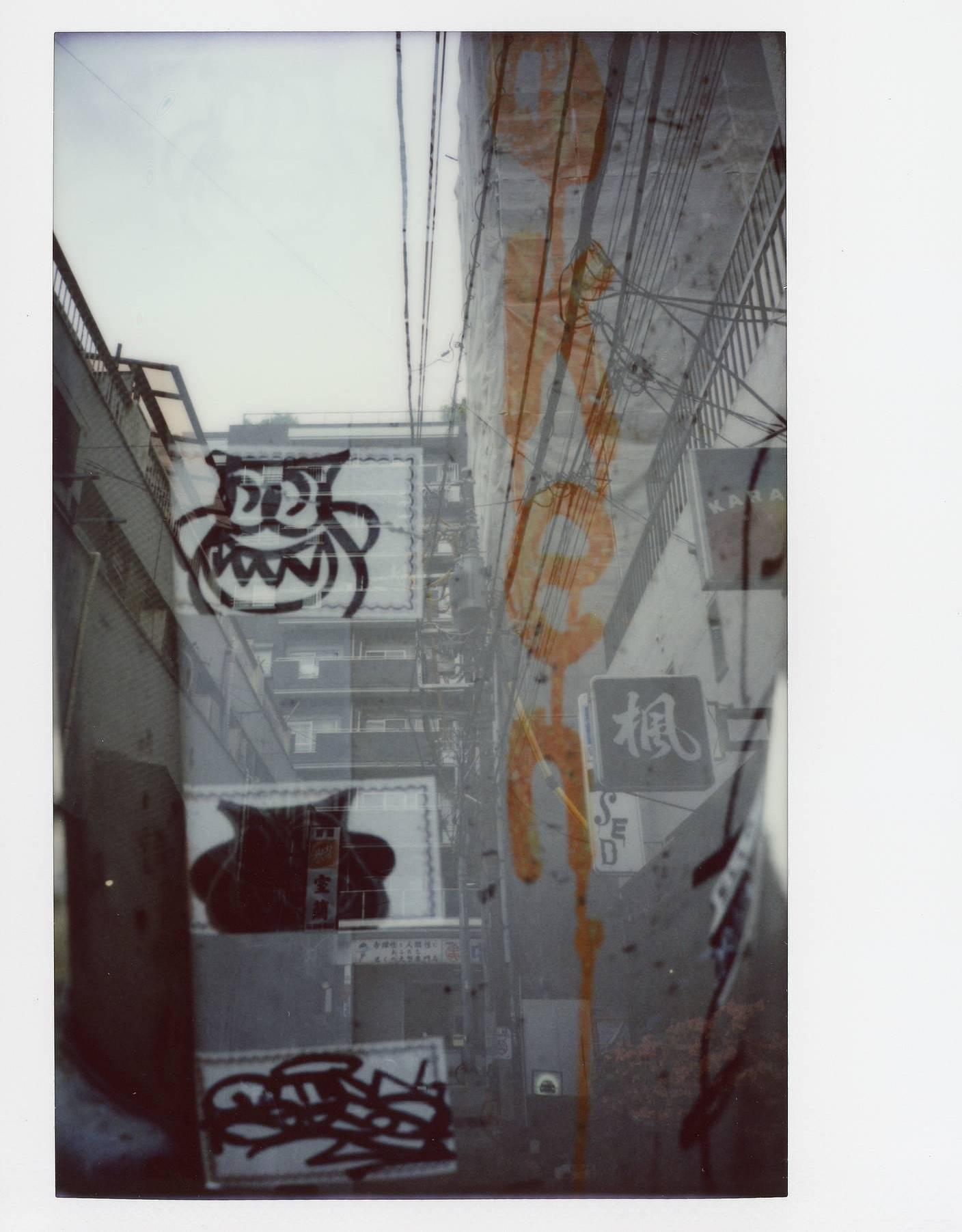 相机: Lomo'Instant Wide Glass 宽幅玻璃镜头拍立得相机 | 摄影师: Fumihiko Suzuki