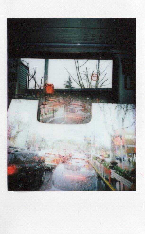 © 卫荩成、阿熊、陈晨 | 分别使用 Lomo'Instant Square 方形拍立得相机套装－红色 、 Diana Baby 110 胶片相机 &amp; LomoChrome Metropolis ISO 100–400 110 大都会胶卷－2021 新配方 、 Lomo'Instant Automat Glass 广角玻璃镜头拍立得相机 拍摄