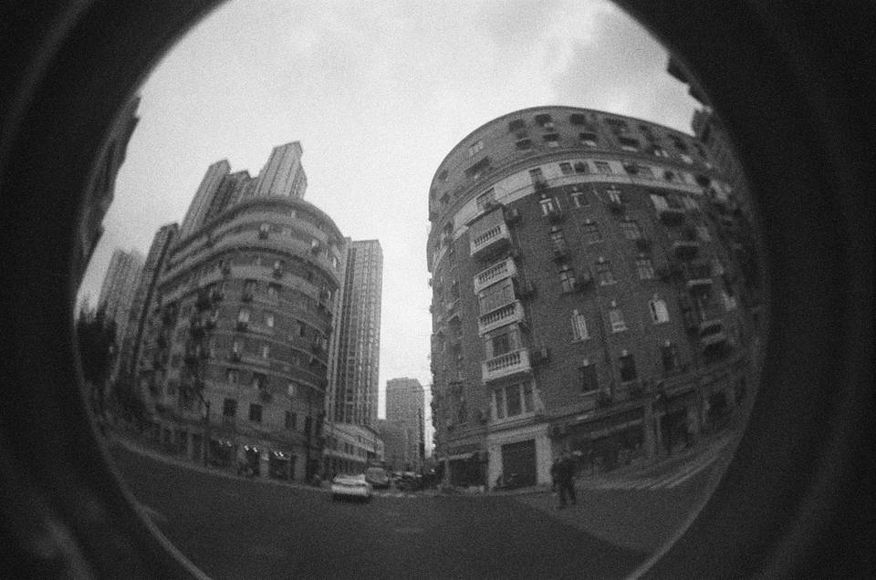 由 Doris 使用Fisheye No.2 135 和Lomography B&amp;W ISO 400 Berlin Kino 135 柏林黑白胶卷 拍摄