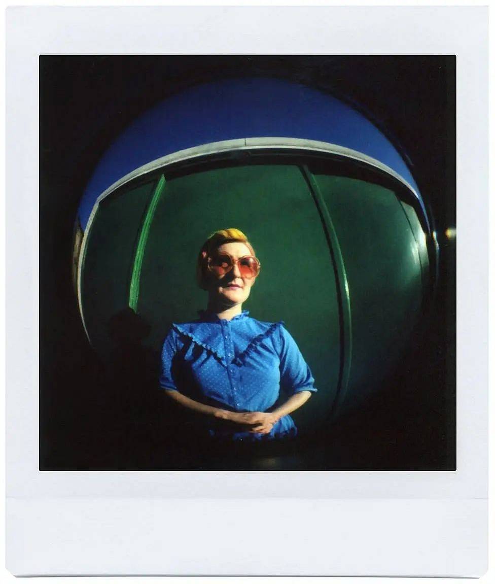 credit: Simeon Smith 使用 Diana Instant Square 拍立得相机拍摄