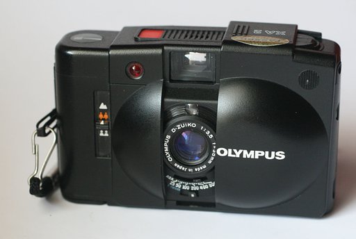 Lomopedia: Olympus XA2