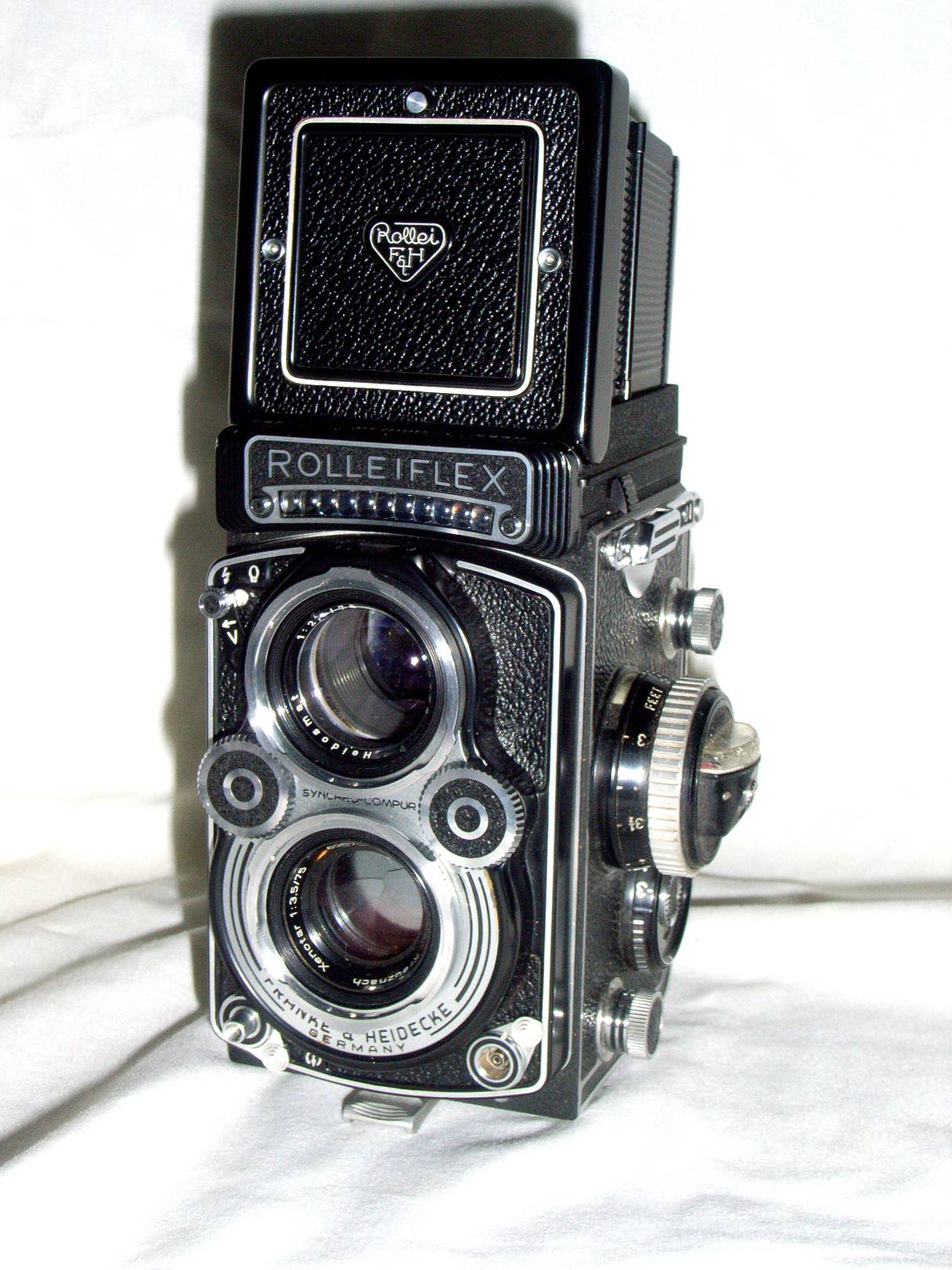 Rolleiflex 3.5 F Camera Review · Lomography