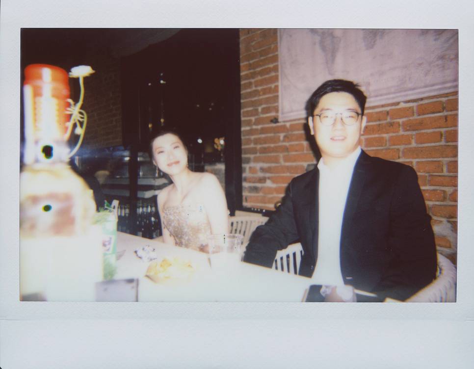 © 养乐多 | 使用 Lomo'Instant Wide 宽幅拍立得相机套装－经典墨黑色 拍摄