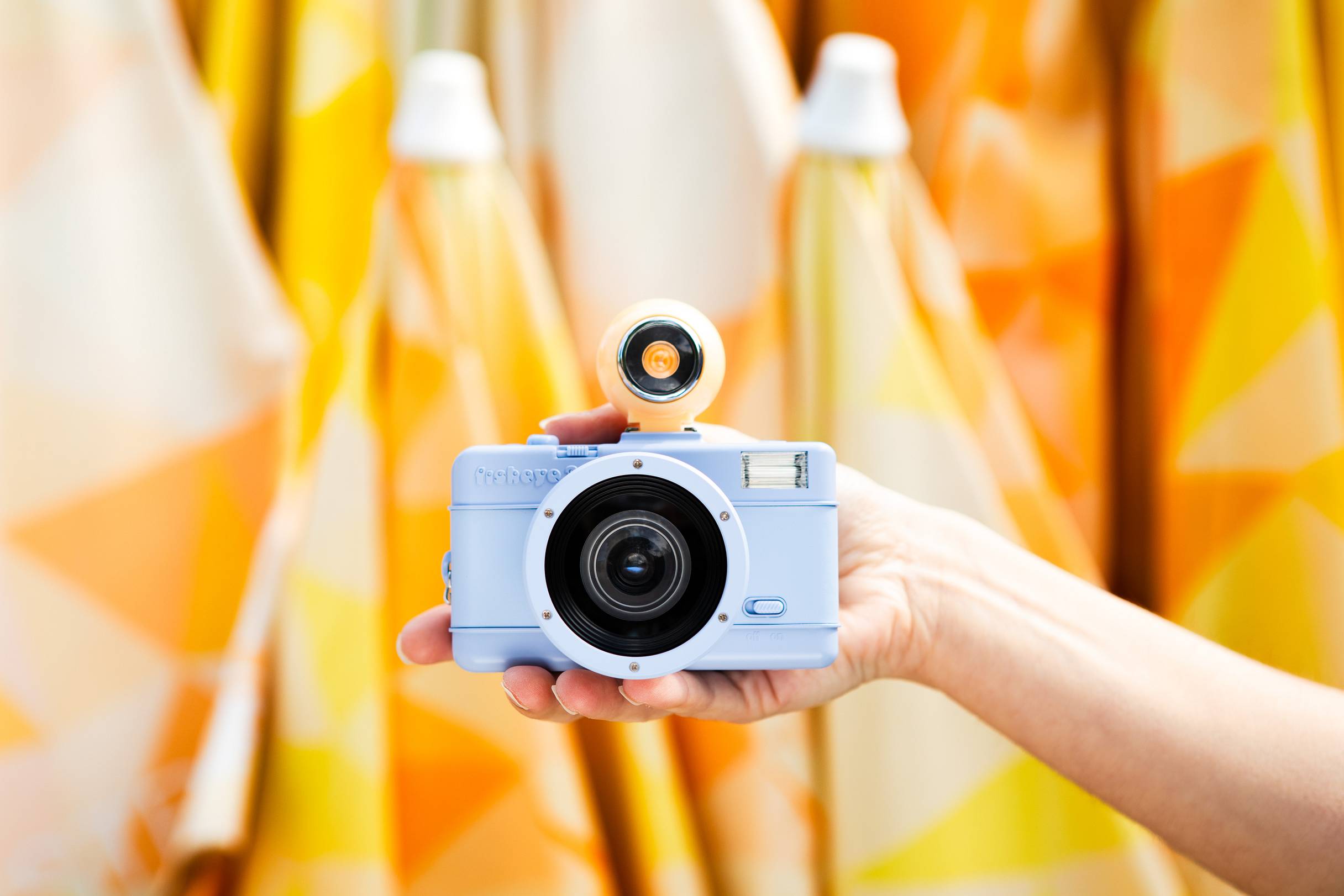 夏におすすめのロモグラフィーフィルムカメラ 2026 · Lomography