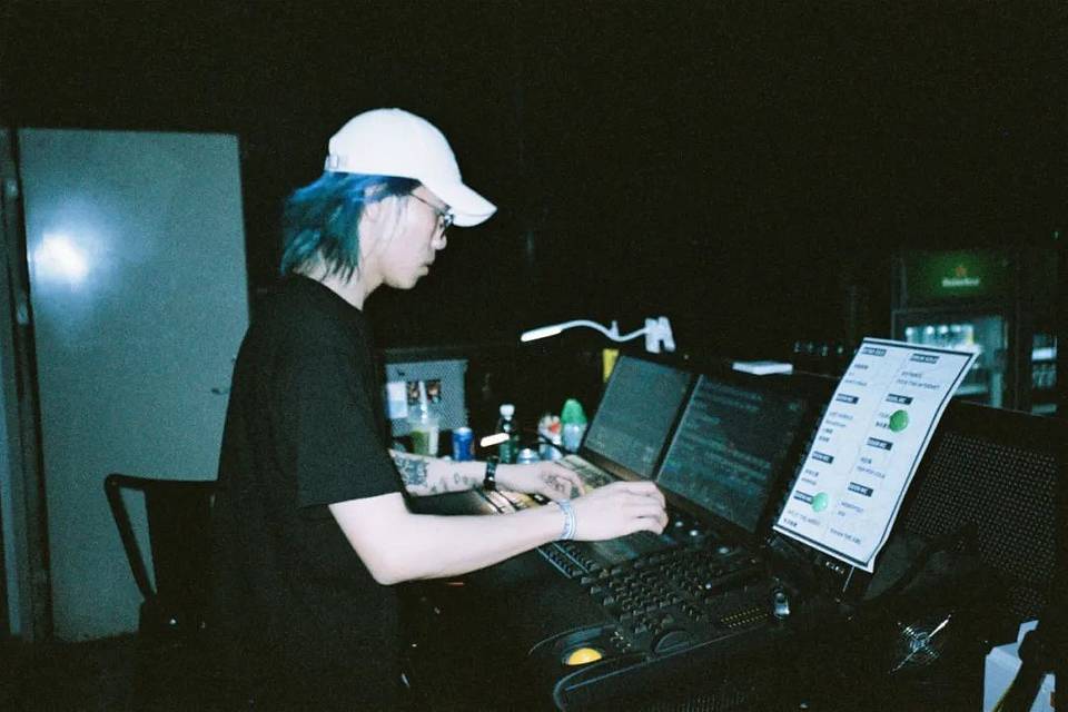 Alan 以 LomoChrome Color '92 拍摄