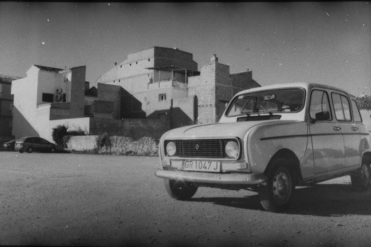 Camera: Minox 35 GT · Lomography