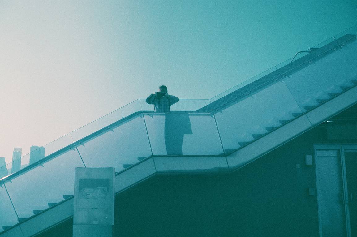 由 eparrino 拍摄的照片 | 使用 E-6 冲洗 Lomography ISO 400 彩色负片由 keepyourselfinblue /homes/keepyourselfinblue 拍摄的照片 | 使用 E-6 冲洗 LomoChrome Purple 紫调特效负片