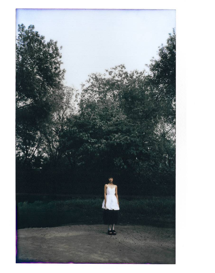 © Hyeoungdae Photo  | 使用 Lomo’Instant Wide Glass 拍摄 | 模特：Seohyun Lee