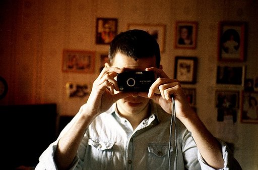 In The Know: What Are Point-and-Shoot Cameras and Why You Should Try Them