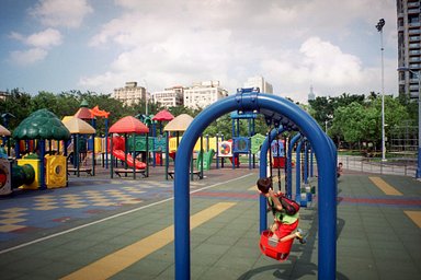 Camera: Olympus mju Zoom 80 Wide · Lomography