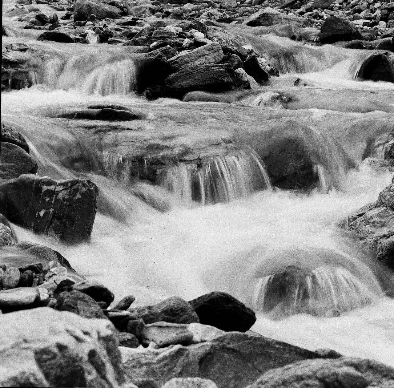 High dynamic range for an impressive array of gorgeous grey tones.