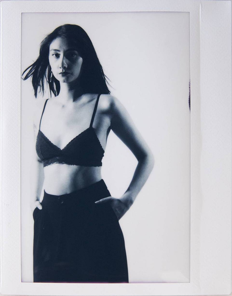 由 Mahnoosh Niakan 使用 LomoGraflok 4×5 拍立得机背拍摄 | 模特：Verena Conde