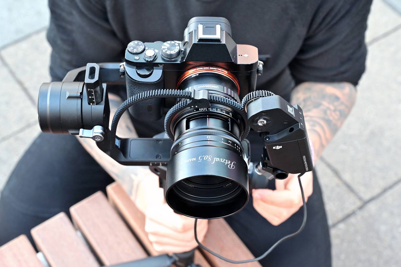 Optimized for still and motion photography with a helicoid focusing mechanism and stopless aperture diaphragm that enables you to focus and f-stop whilst the camera is rolling.