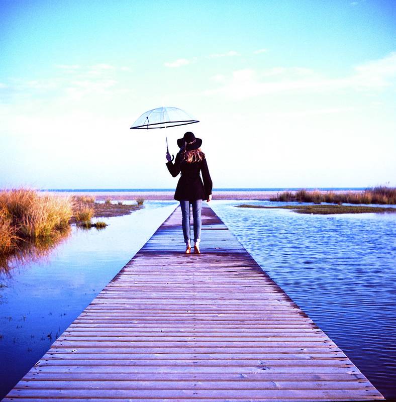 Photo 1 by bccbarbosa with Kodak Ektachrome E100G slide film. Photo 2 by evilpete with Kodak Ektachrome E100G slide film.