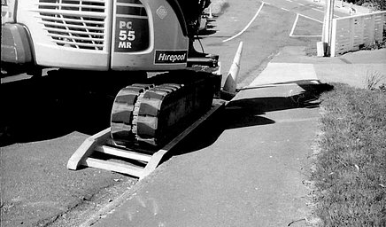 Lens: Carl Zeiss Jena Tessar 2.8/50mm · Lomography