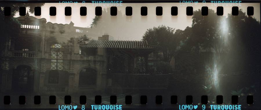 © 不做画图仔的麦仔 & 会发光的金色手表 | 共同使用 Sprocket Rocket 齿孔火箭 135 胶片相机  与 “LomoChrome Turquoise XR 100-400 135 绿松石胶卷”：https://www.lomography.cn/products/f136tq1/ 拍摄