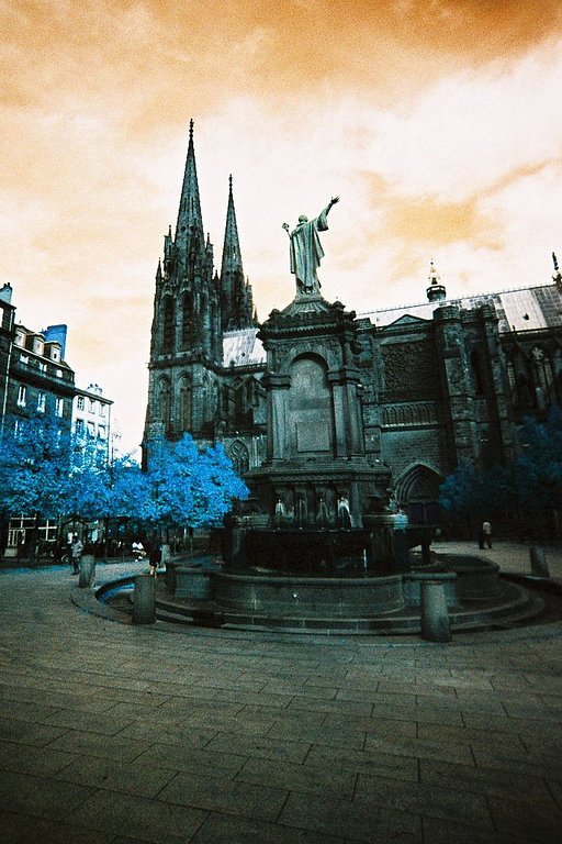 A Photographer’s Lifestyle Guide to Clermont-Ferrand, France: Best Photo Spots & Art Highlights