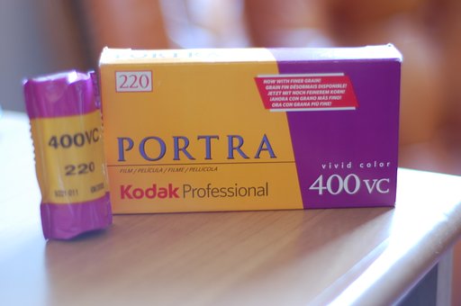 Kodak Portra 400VC 120, formato 220: occhio alla finestrella!