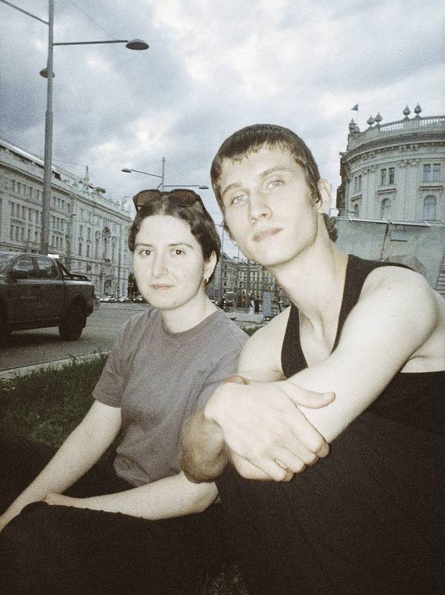 Credits: Sunsern Poontavee, Elisa Parrino & Guilia Ciampi | 使用 Simple Use 拍拍乐半格畅拍胶片相机 搭配 LomoChrome Classicolor ISO 200 135 经典版彩色负片胶卷 、LomoChrome Metropolis ISO 100–400 135 大都会胶卷 、LomoChrome Purple ISO 100–400 135 紫调负片 Pétillant 汽泡特別版 与 Lomography B&W Lady Grey ISO 400 135 黑白胶卷 拍摄